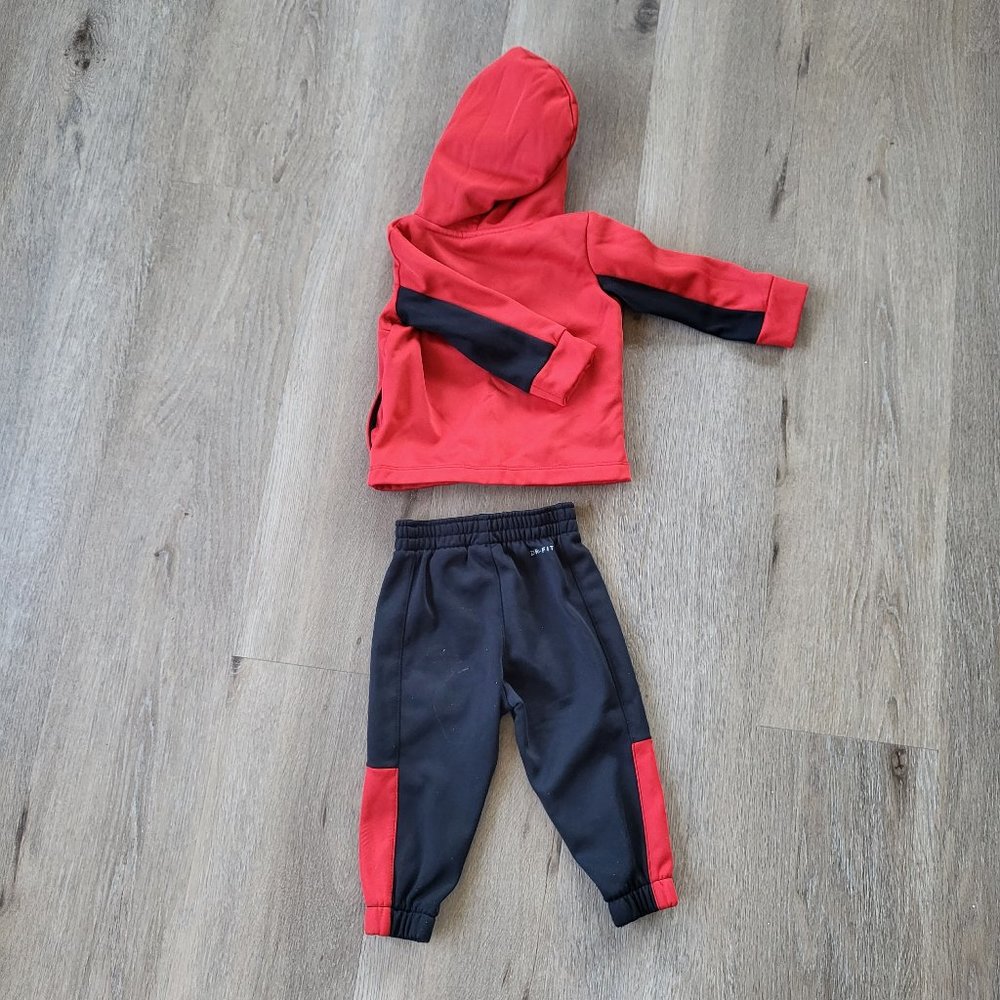 NIKE Baby Just Do It Hooded Tracksuit Black & Red Size 12 Months - Picture 3 of 6